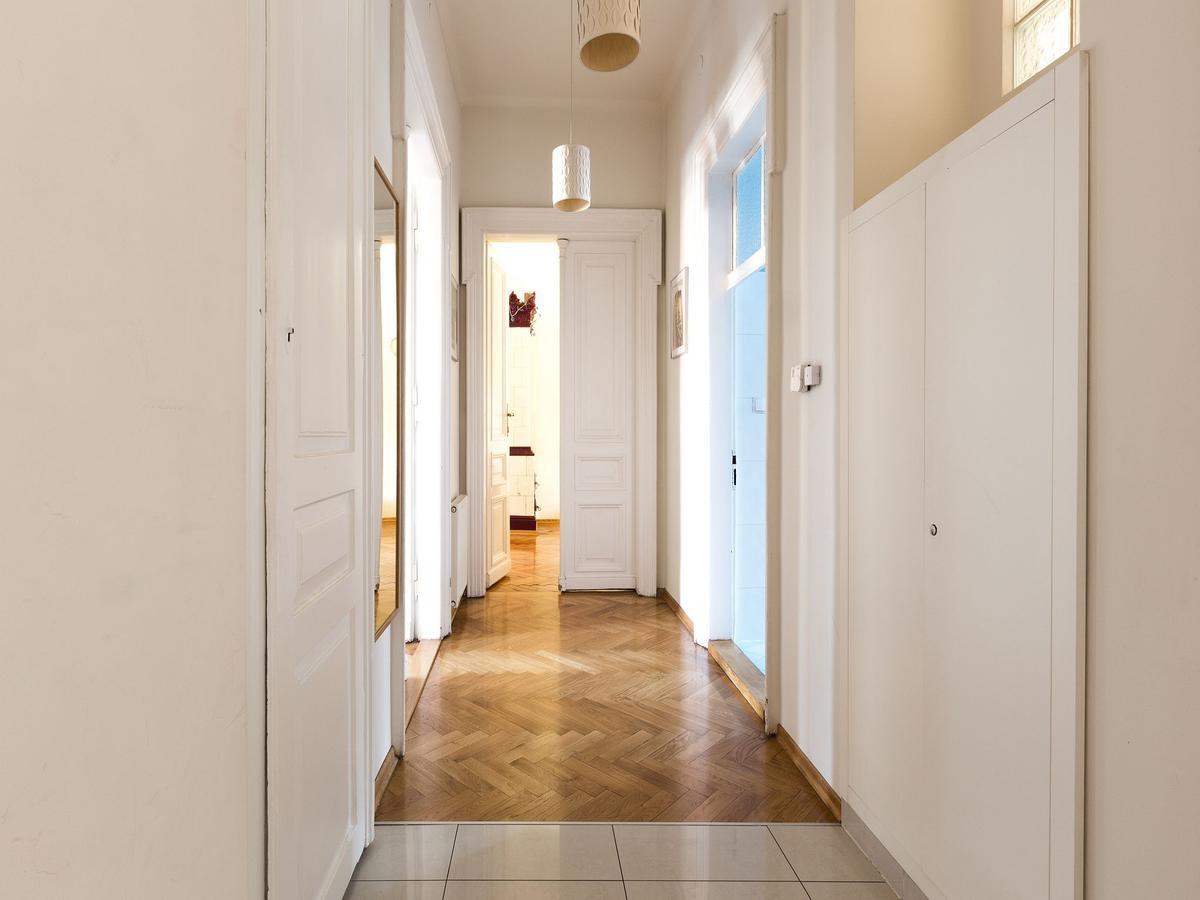 Spacious And Comfortable Flat In *